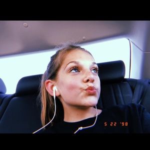 Meet your Posher, Caroline